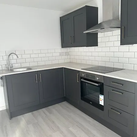 Sapphire Apartment *